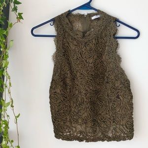 5/$20 Lace cropped sleeveless top, size Small